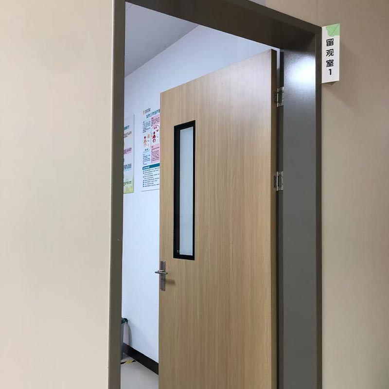 Cruach Ospidéil Agus Doras Dóiteáin Adhmaid